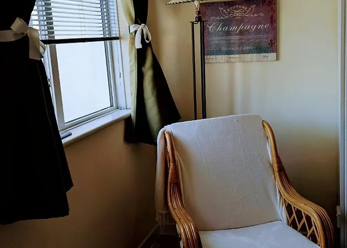 Crescent Mall Apartman *