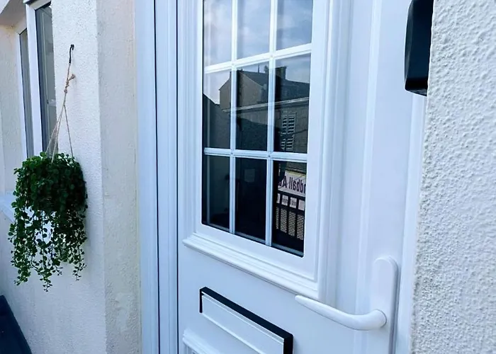 Crescent Mall * Wexford